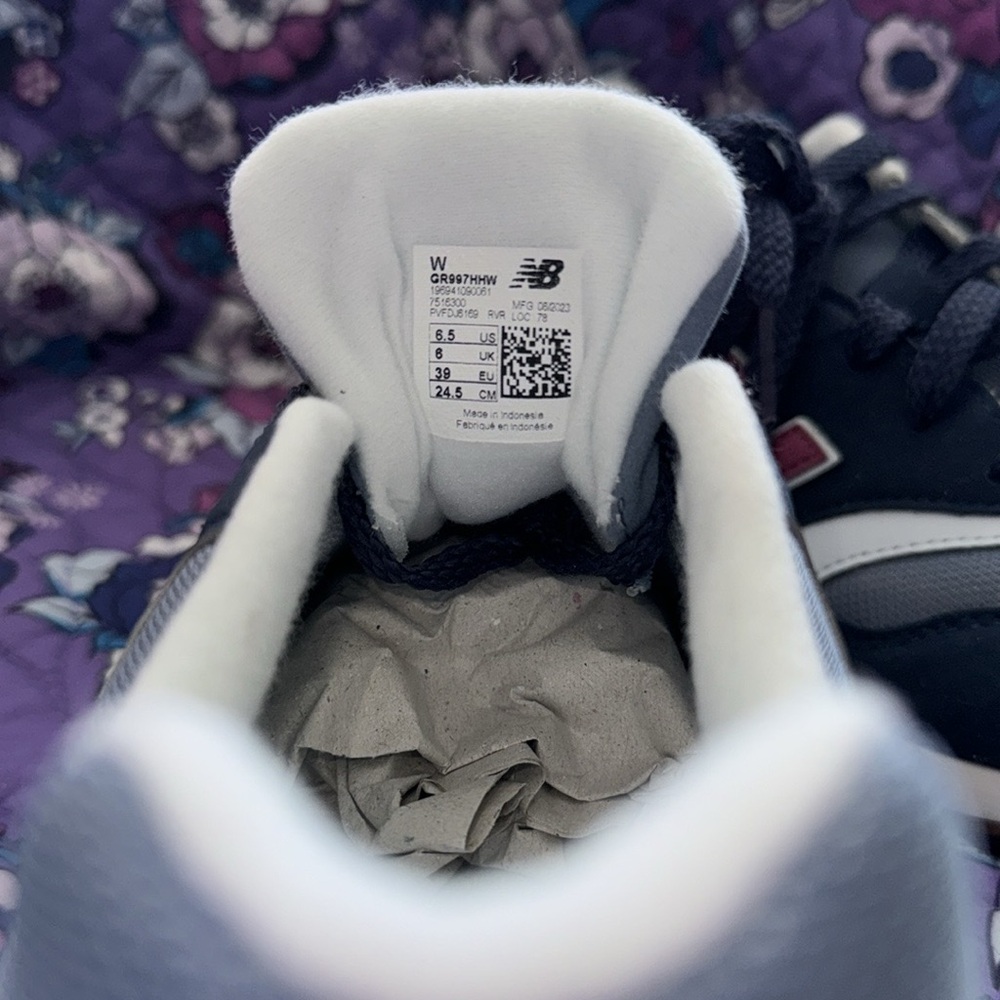 NIB/NWT New Balance 997H KIDS 6.5 WIDE - Picture 5 of 7